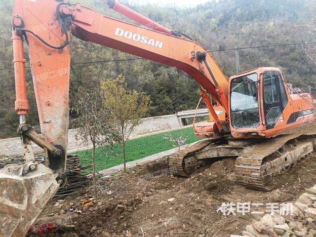 斗山DH225LC-7挖掘机