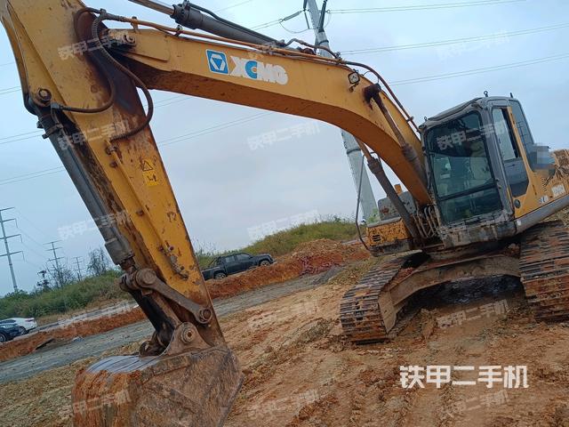 徐工XE215CA挖掘机