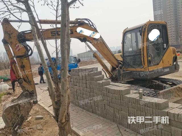 山东临工LG665挖掘机