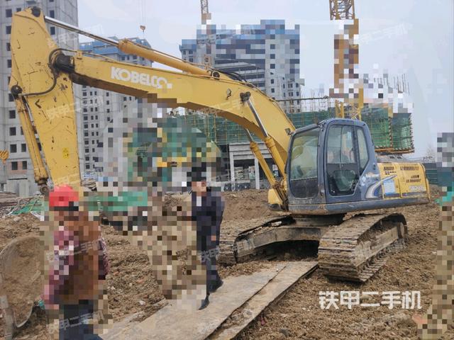 神钢SK210LC-8挖掘机