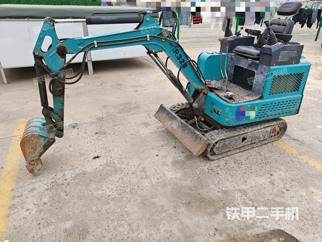 山东立派R328XDS CC挖掘机
