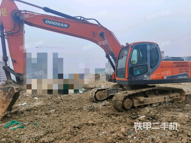 斗山DX215-9C挖掘机