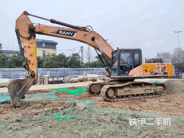 三一重工SY305C挖掘机