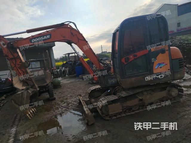 斗山DH60-7挖掘机