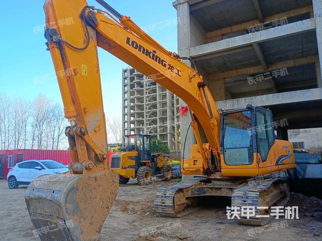 龙工LG6220D挖掘机