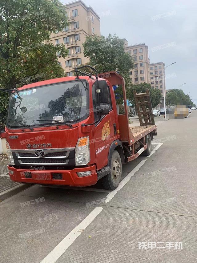中国重汽4X2平板运输车