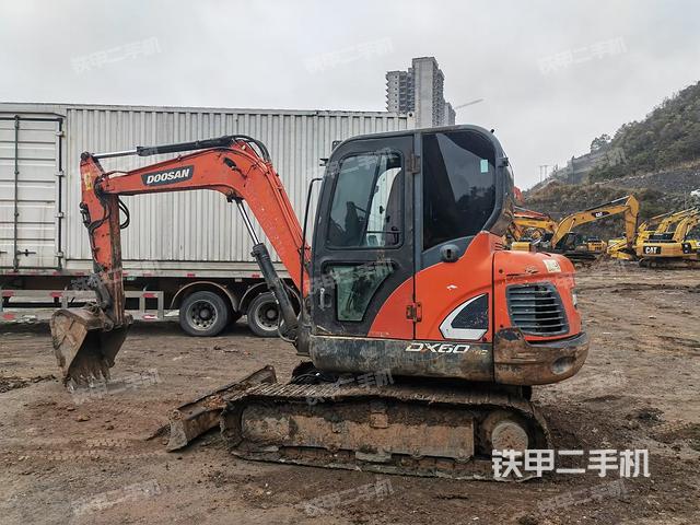 斗山DX60-9C挖掘机