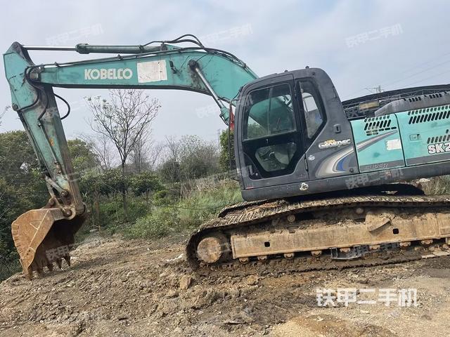 神钢SK210LC-8挖掘机