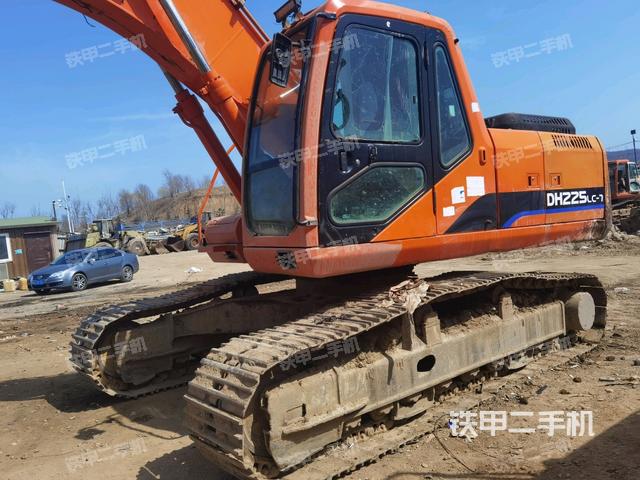 斗山DH225LC-7挖掘机