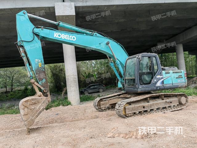 神钢SK210LC-8挖掘机