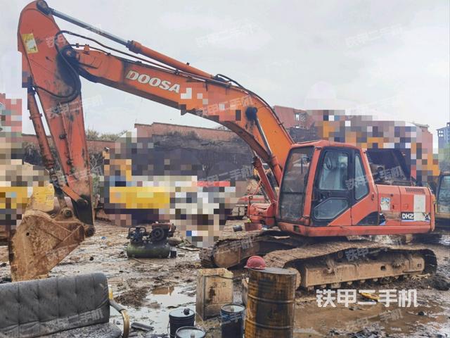 斗山DH225LC-7挖掘机