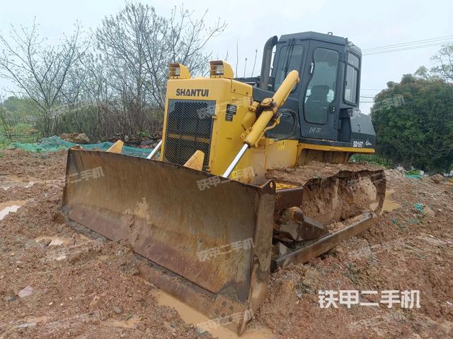 山推SD16T机械标准型推土机