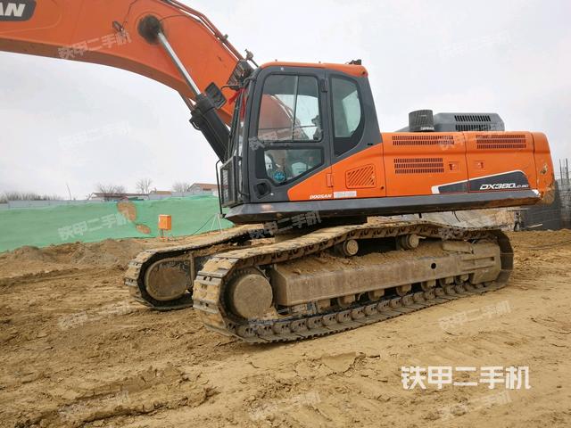 斗山DX380LC-9C挖掘机