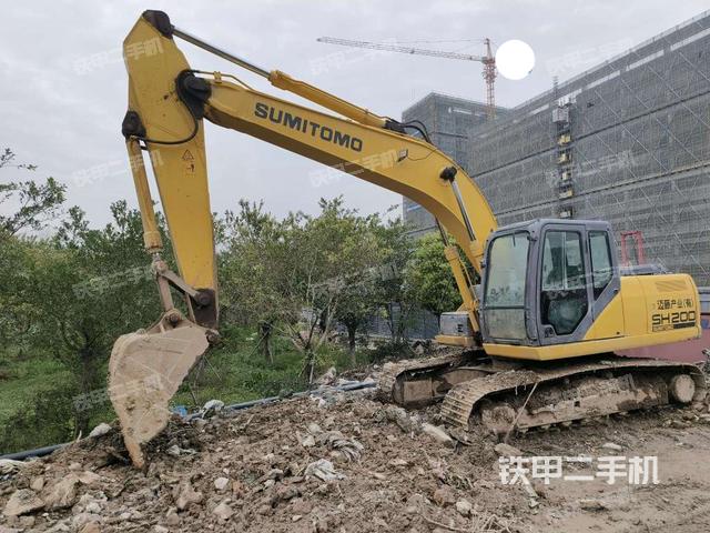 住友SH200-5挖掘机