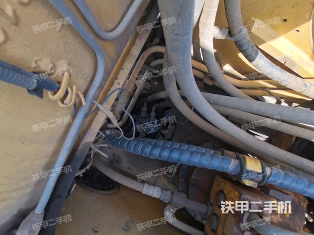 小松PC210LC-8挖掘机的设备实拍-第45张实拍照片