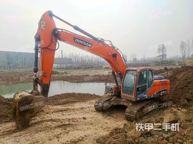 斗山DX215-9C挖掘机