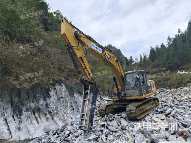 卡特彼勒320D2液压挖掘机