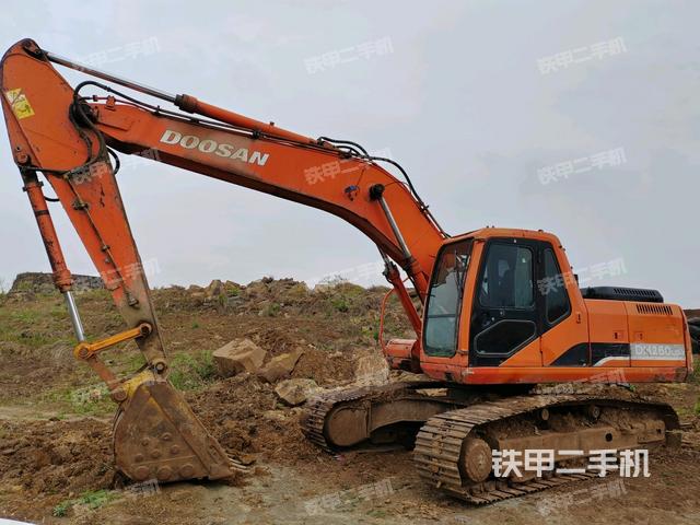 斗山DH225LC-7挖掘机