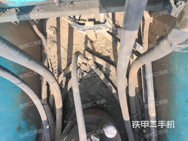 神钢SK200-8挖掘机的设备实拍-第45张实拍照片