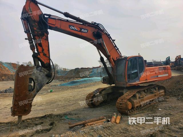 斗山DX500LC挖掘机