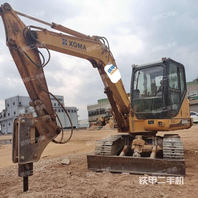厦工XG806挖掘机