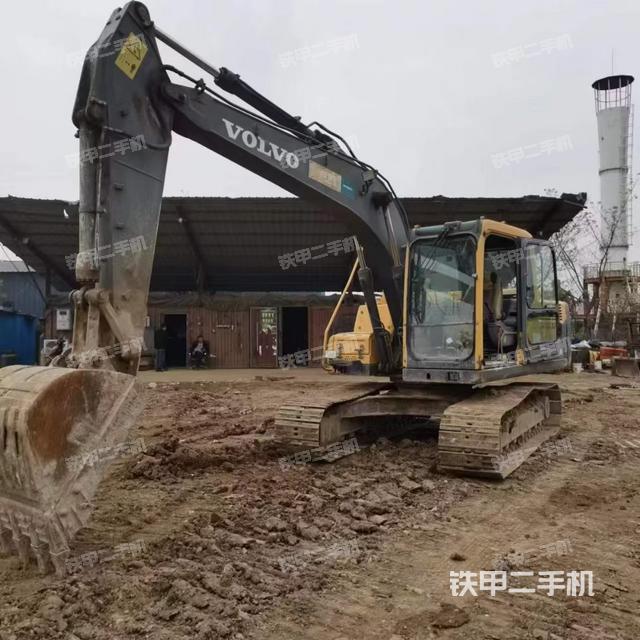 沃尔沃EC140BLC挖掘机