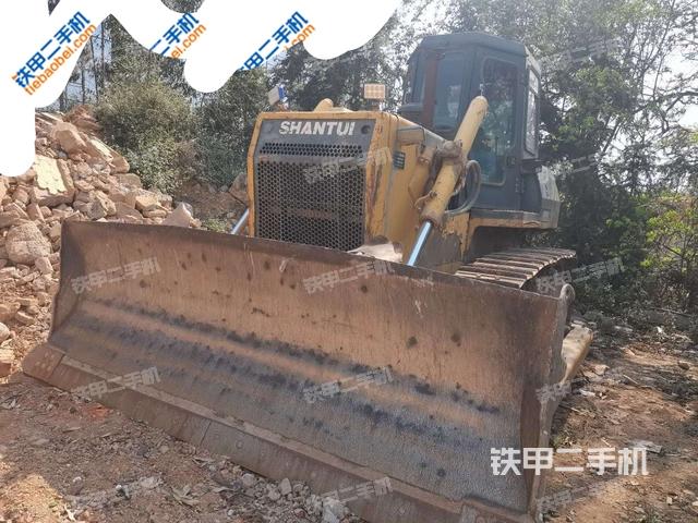 山推SD16标准型推土机