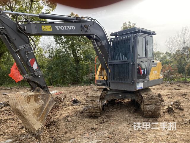 沃尔沃EC75D挖掘机