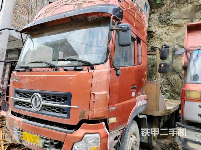 东风8X4平板运输车