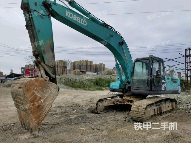 神钢SK260LC-8挖掘机