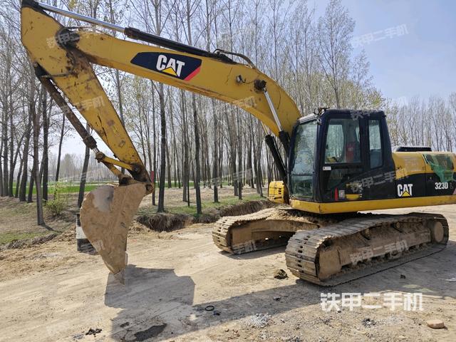卡特彼勒323DL挖掘机