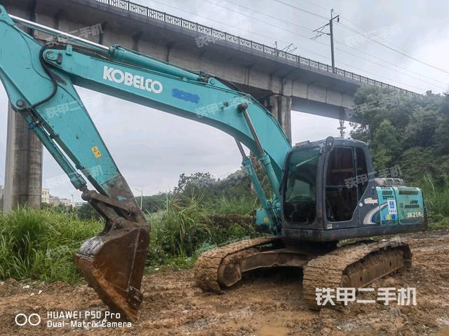 神钢SK210LC-8挖掘机