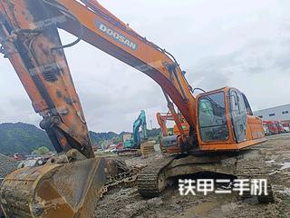 斗山DX260LC挖掘機實拍圖片