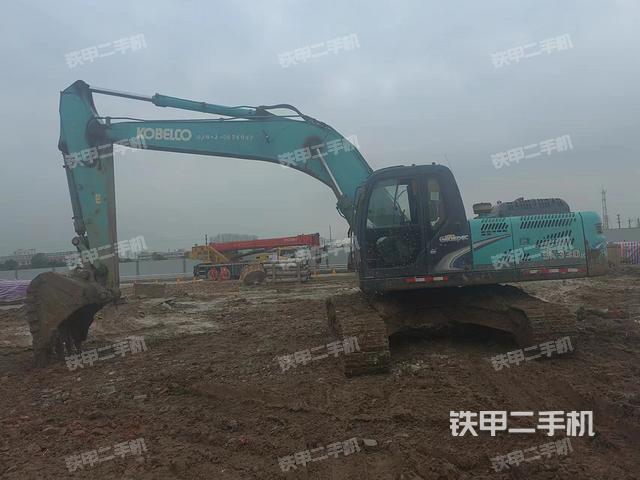神钢SK260LC-8挖掘机