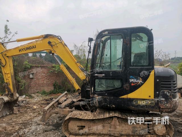 现代R60-7挖掘机