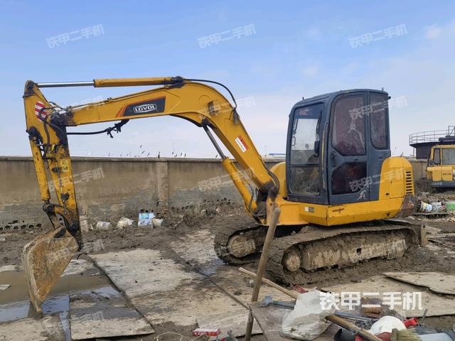 雷沃重工FR60挖掘机