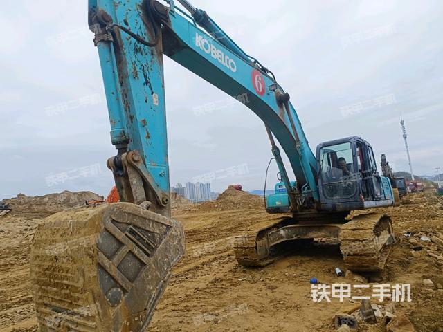 神钢SK350LC-8挖掘机