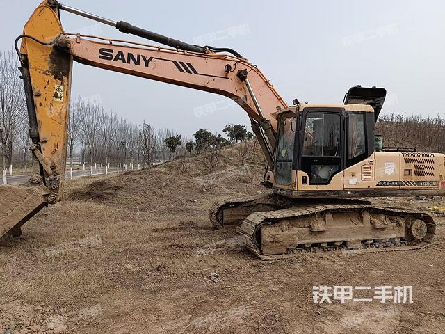 三一重工SY215C挖掘机