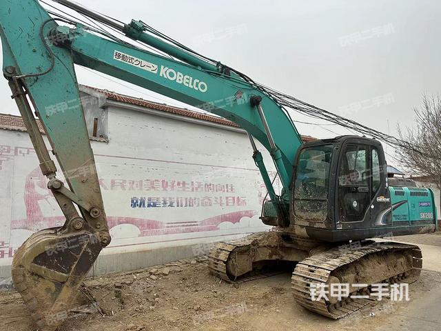神钢SK200-8挖掘机