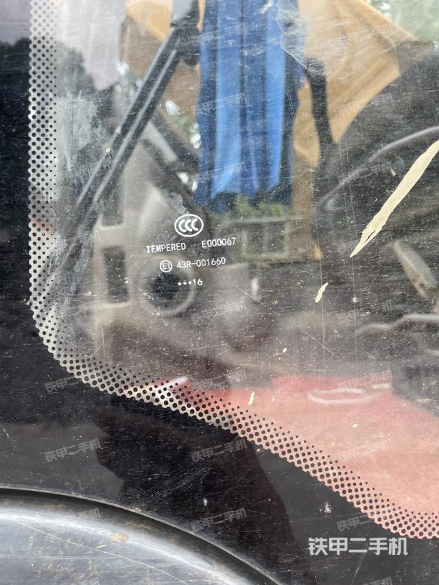 后窗玻璃角标（驾驶室部分）