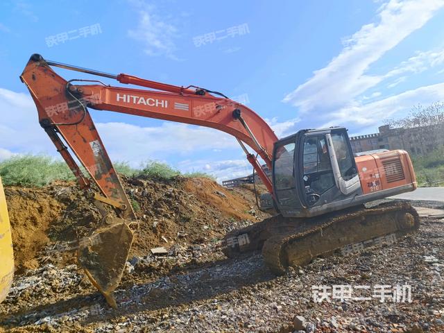 日立ZX200-3挖掘机