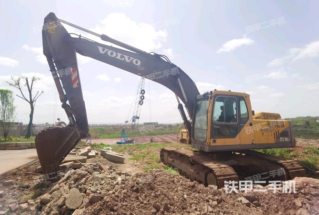 沃尔沃EC210BLC挖掘机