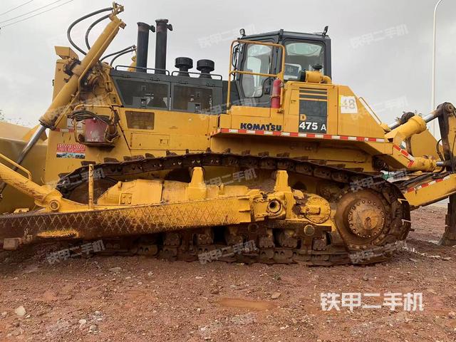 小松D475A-5推土机
