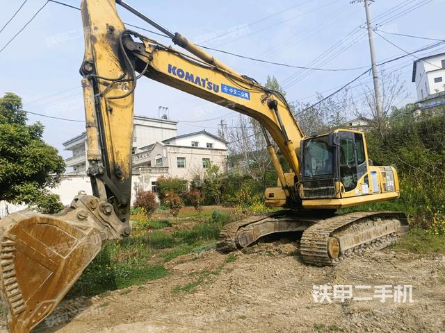 小松PC240LC-8挖掘机