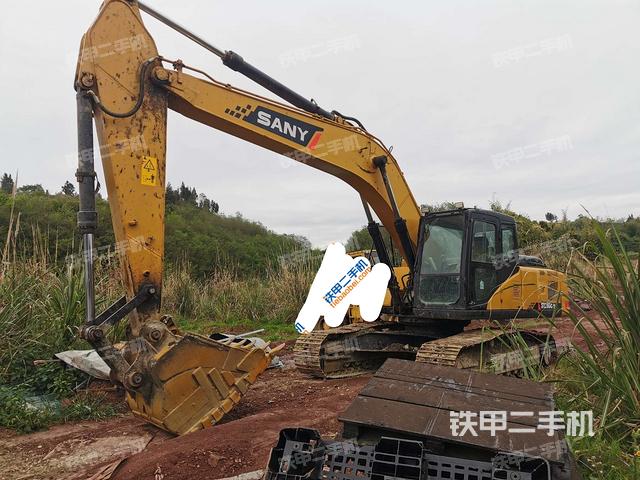 三一重工SY235C挖掘机