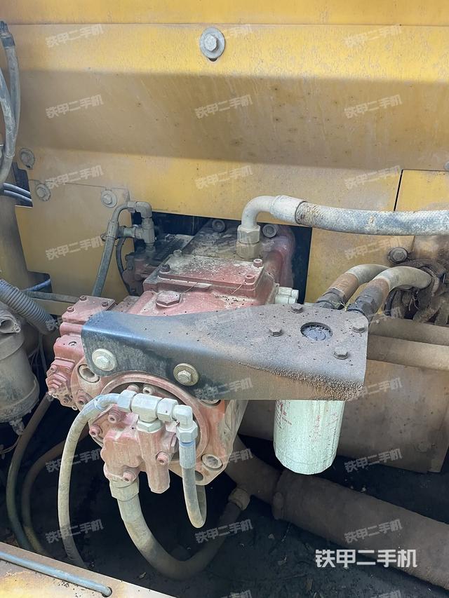 液压泵斜45 左（大件舱室）