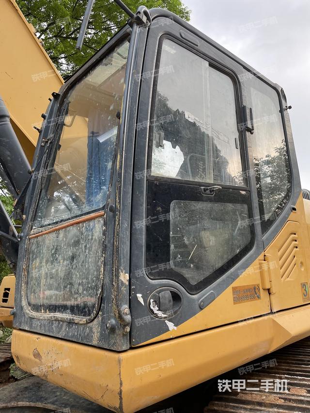 驾驶室正侧（驾驶室部分）