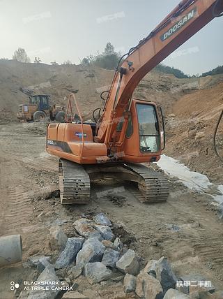 云南-昆明市二手斗山DH150LC-7挖掘机实拍照片