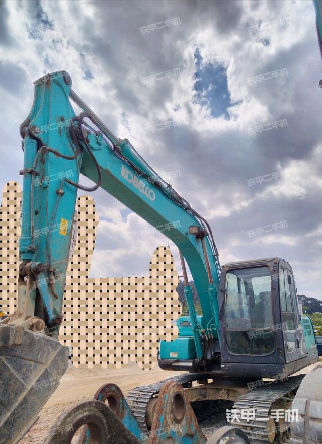 神钢SK140LC-8挖掘机
