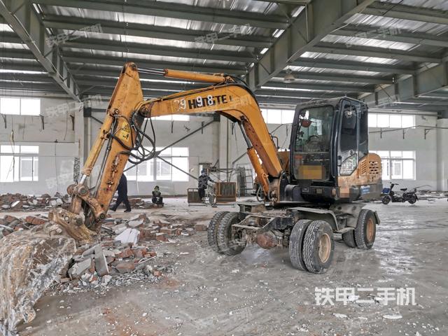 恒特重工HTL70挖掘机